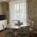 Semesterbostad La Maison Bleue *