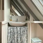 Semesterbostad La Maison Bleue *
