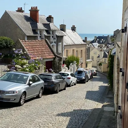 La Maison Bleue * Port-en-Bessin-Huppain
