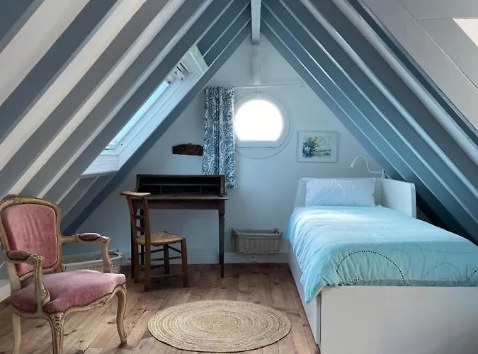 Semesterbostad La Maison Bleue Port-en-Bessin-Huppain